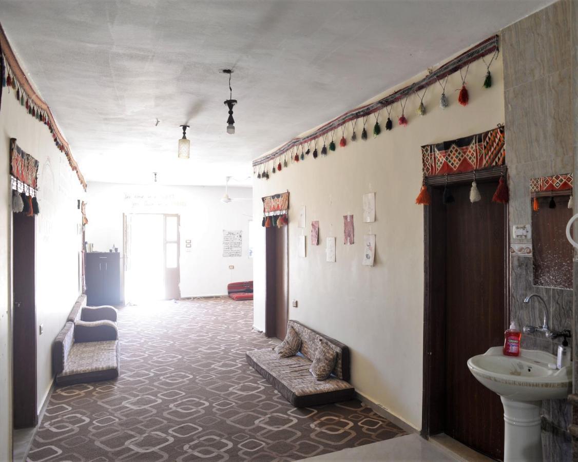 Bed and Breakfast Happy Bedouin House Petra Al Hayy Экстерьер фото