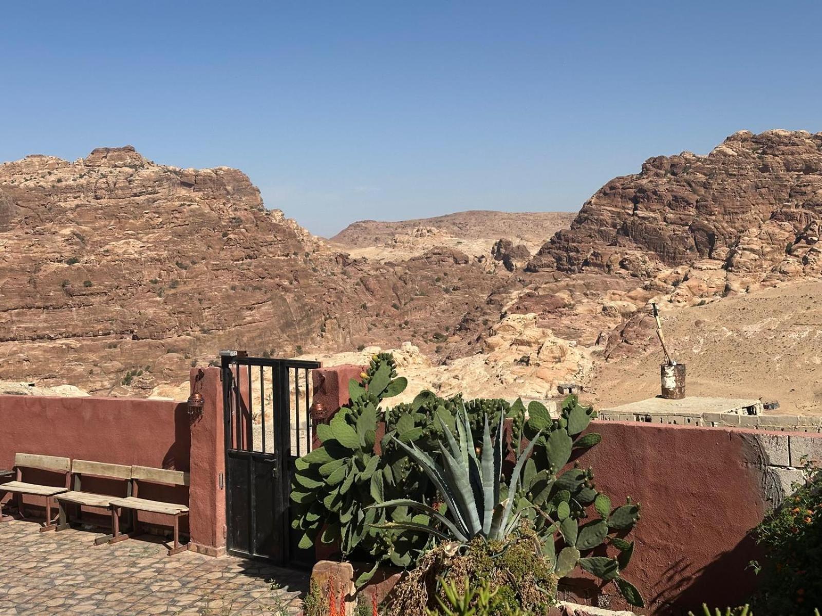 Bed and Breakfast Happy Bedouin House Petra Al Hayy Экстерьер фото